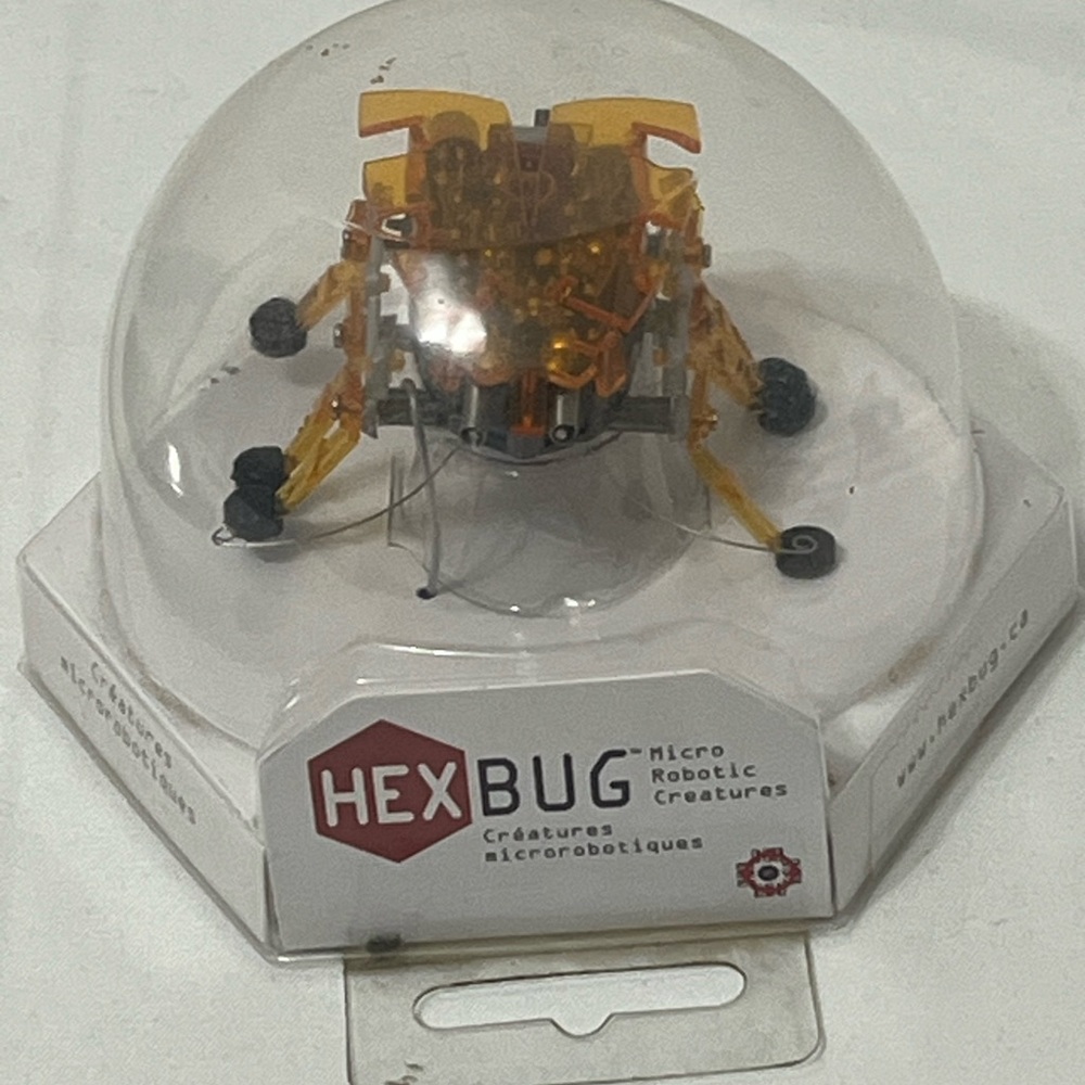2 Hexbug Micro Robotic Creatures